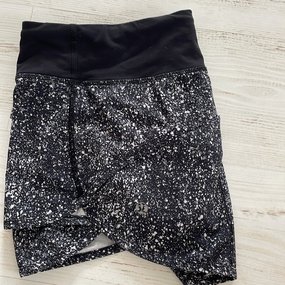 lululemon speed up shorts - Picture 3 of 3